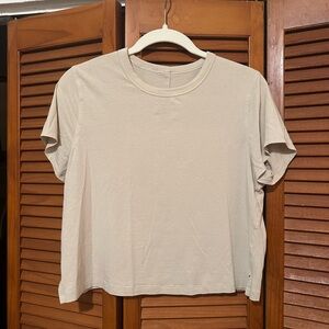 Lululemon Athletica Cream Short Sleeve Tee